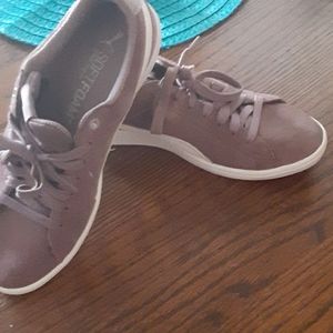 Girls puma sz 6.5 Purple/lavender